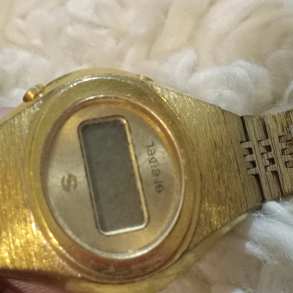 Gold Digital Watch - Picture 10 of 12